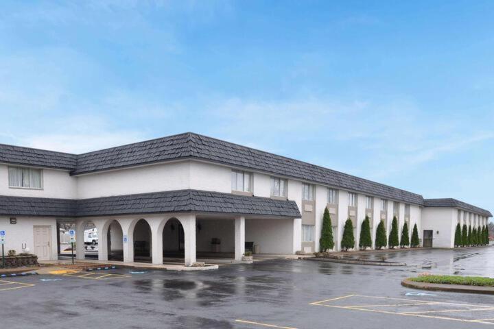 Avalon Inn Sandusky Zewnętrze zdjęcie